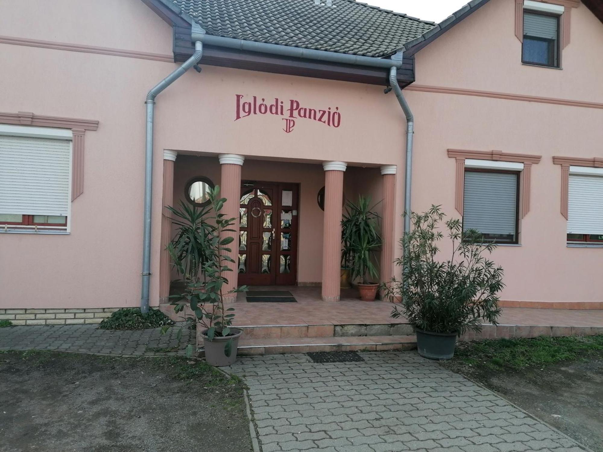 Iglodi Panzio Hotell Kunszentmárton Eksteriør bilde