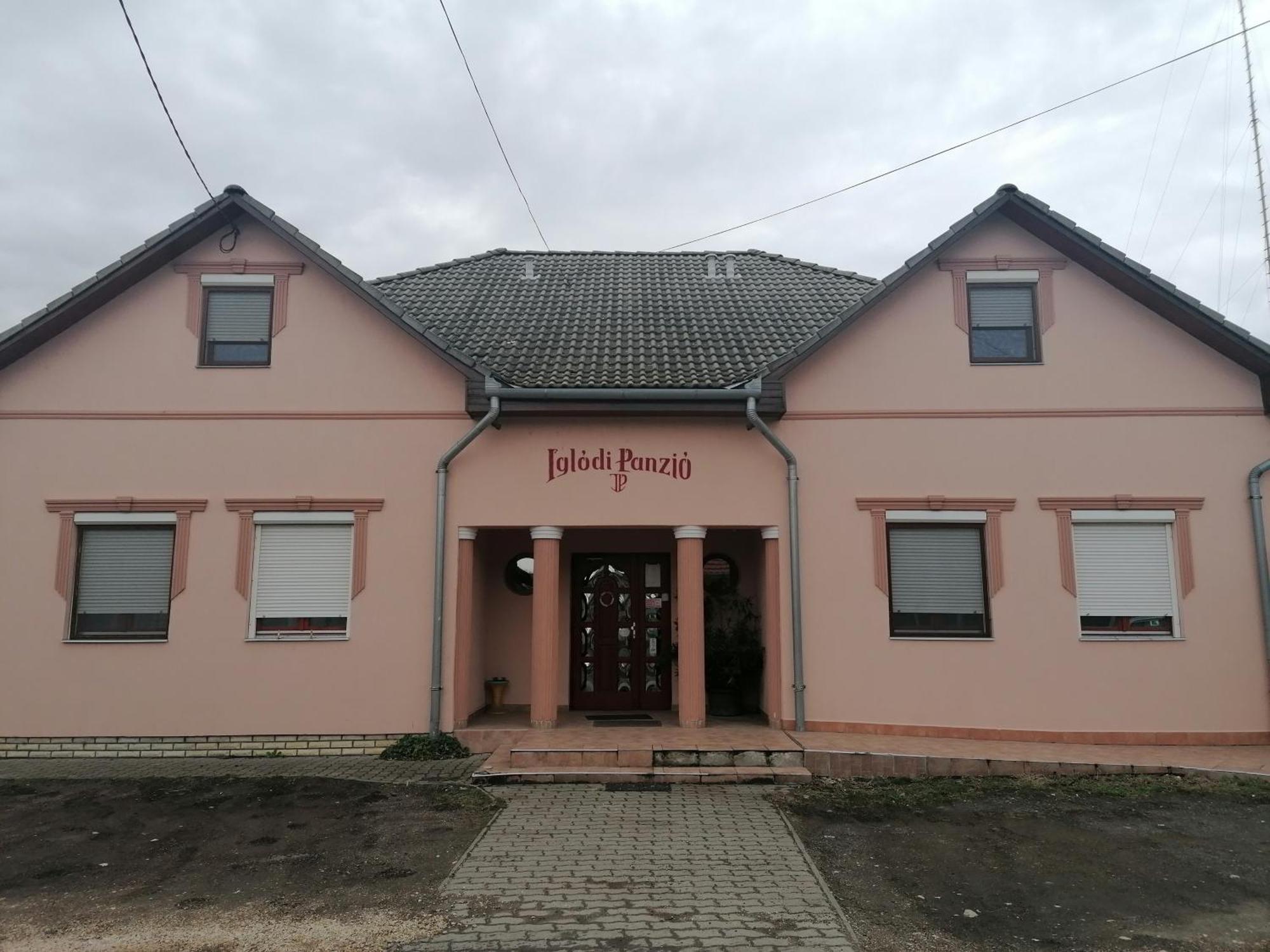 Iglodi Panzio Hotell Kunszentmárton Eksteriør bilde
