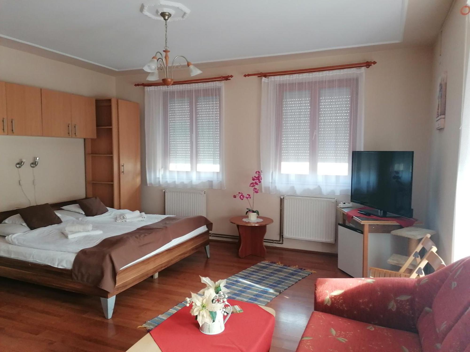 Iglodi Panzio Hotell Kunszentmárton Eksteriør bilde