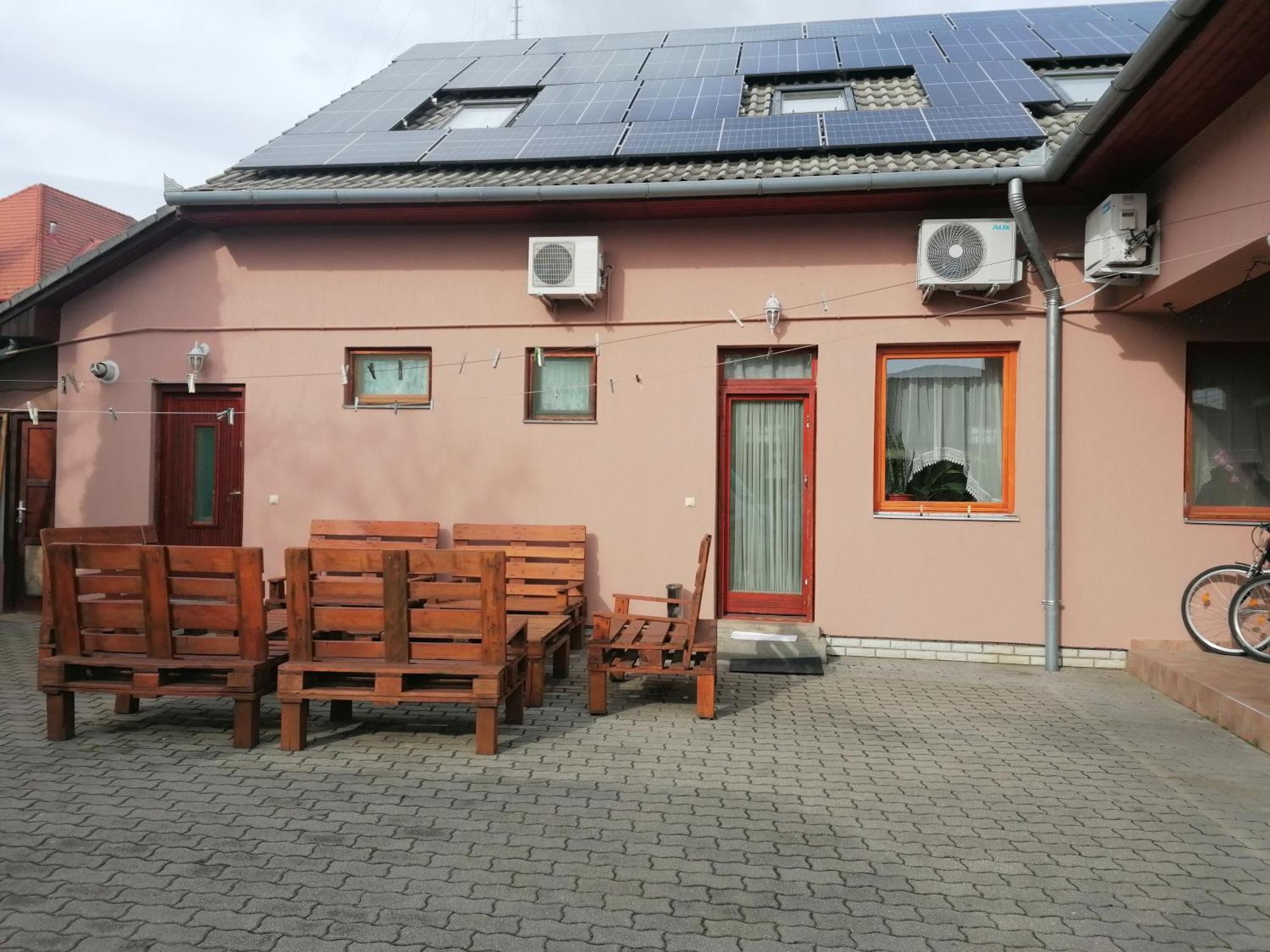 Iglodi Panzio Hotell Kunszentmárton Eksteriør bilde