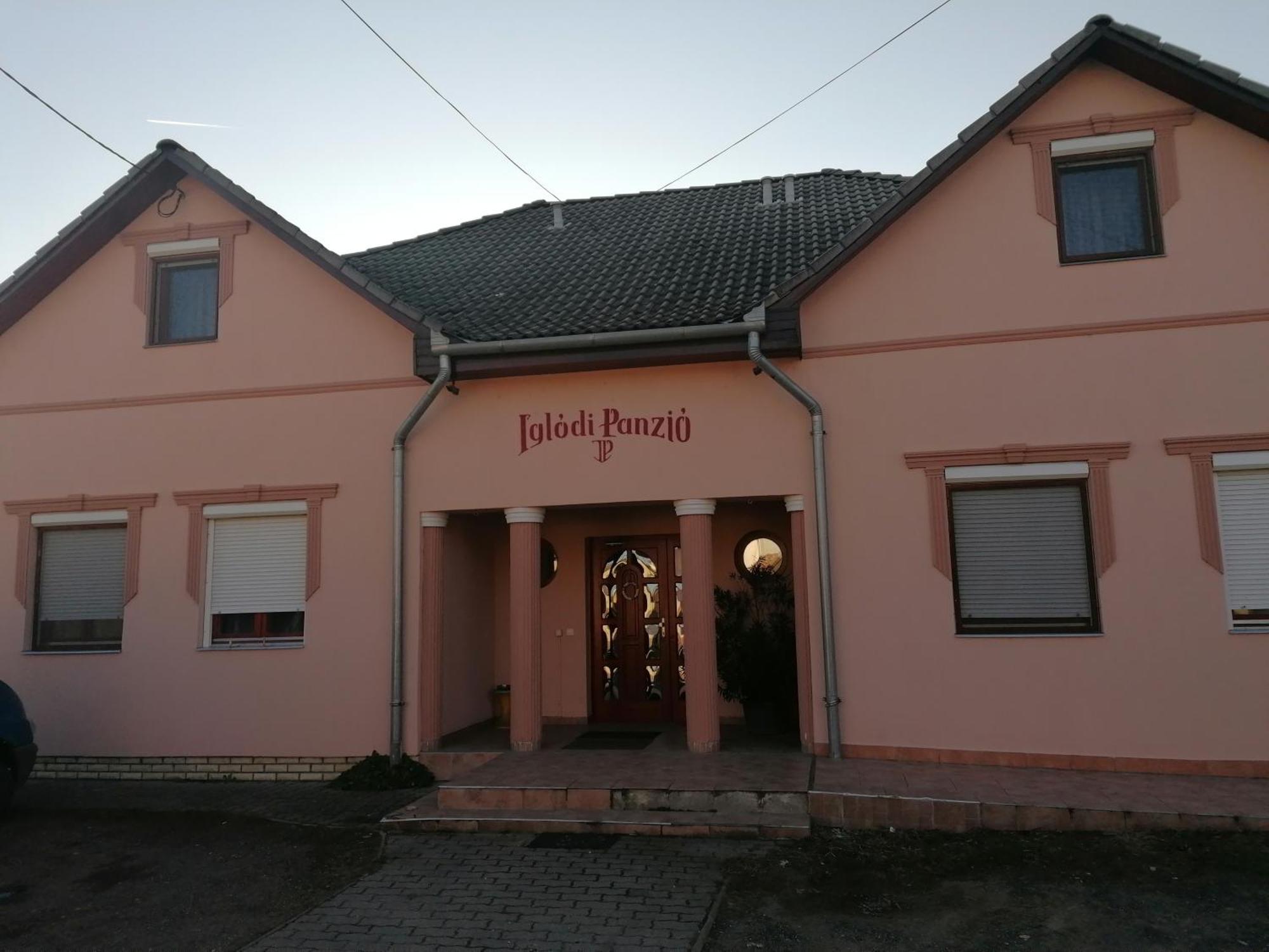 Iglodi Panzio Hotell Kunszentmárton Eksteriør bilde